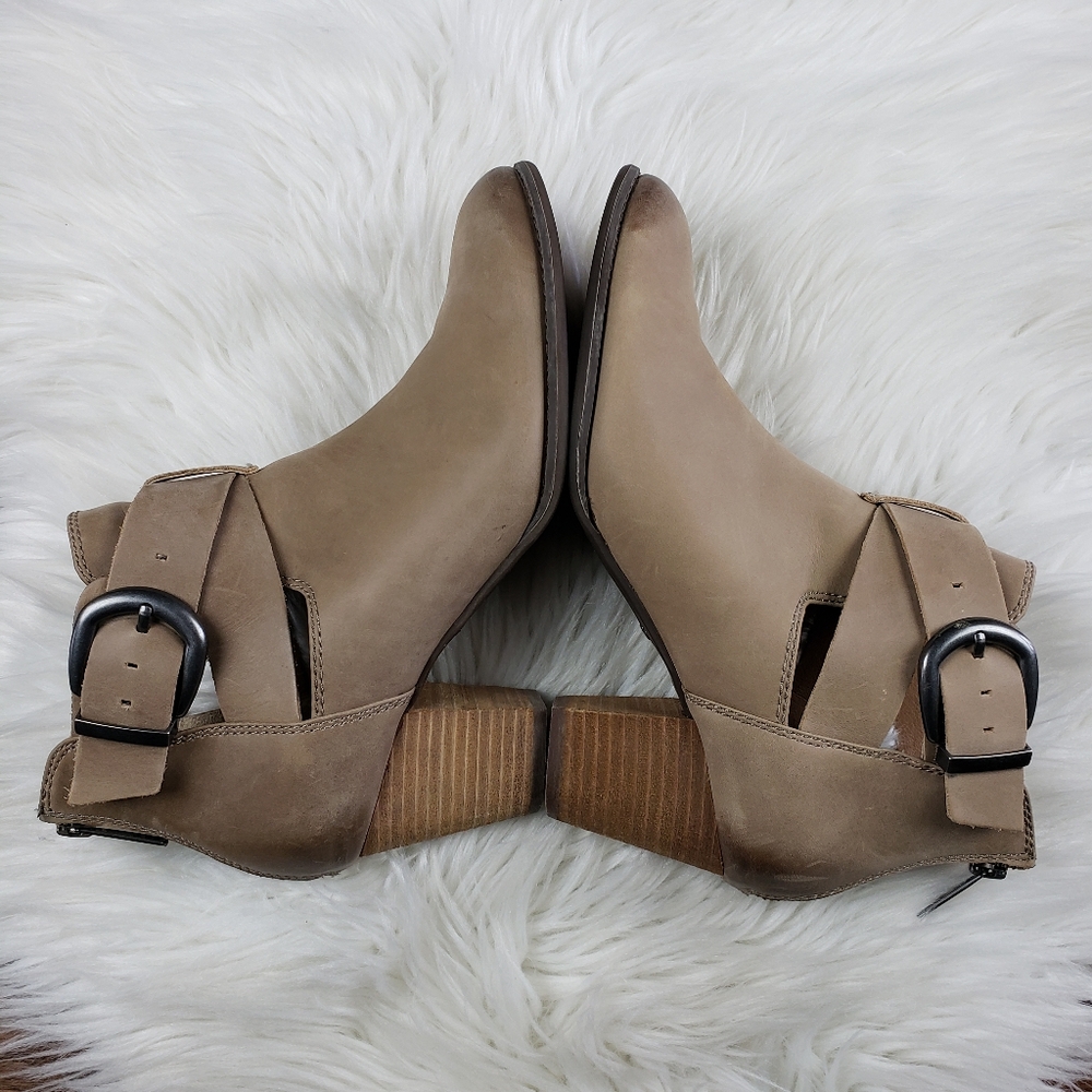 Vionic Rory buckle ankle bootie size 9 - Picture 14 of 16